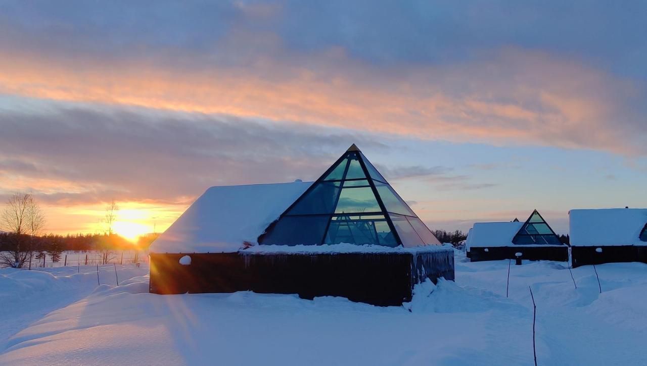 Aurora Pyramid Glass Igloos Kongas Exterior photo