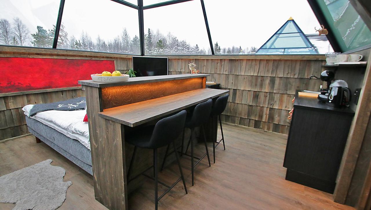 Aurora Pyramid Glass Igloos Kongas Exterior photo